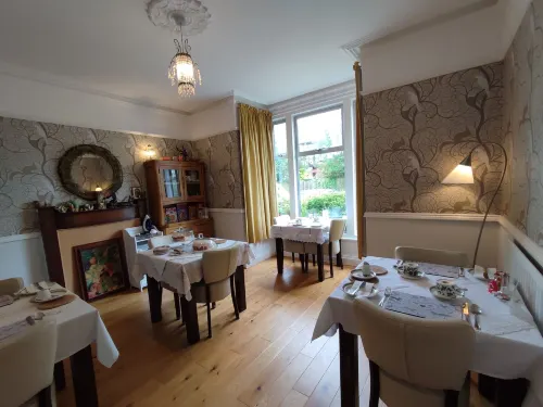 Anton Guest House Bed and Breakfast - ที่มีที่จอดรถ
