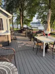 Large Picturesque Lakehouse~Pet Friendly+Beach+Hot Tub+Game Rm+Tiki Hut+Gym=Fun