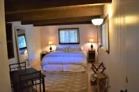 3 story, 3 bedroom, 3 bath cabin with hiking, dining and shopping nearby! Hotels near Rim of the World Hwy