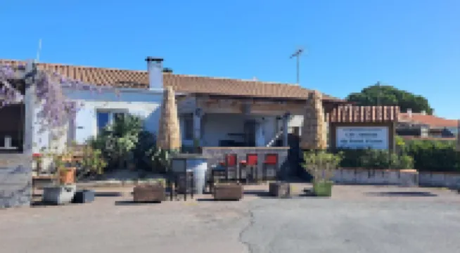 Chalet in a private park in Saint Pierre D'oléron