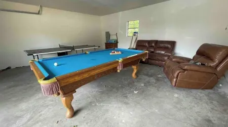 Downtown Hico home, just steps away from shopping! Отели в г. Хико