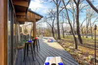 Cedar Nest Experience Ozark Magic in Sunrise Beach - parcheggio