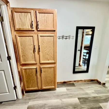 Drew’s Delight - Relax in Comfort!  Modern, Fully Remodeled, No Stairs! Отели в г. Райт