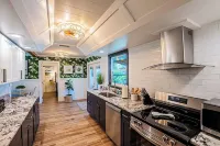 Waterfront Oasis with Boat Lift & Hot Tub in Bokeelia