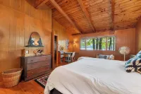 Private Cabin Island Escape Boat Required Pets Retreat Lakefront Sleeps 10