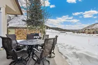 Spectacular Ski-in/Out House on Golf Course! Private Hot Tub w/ Mountain Views!