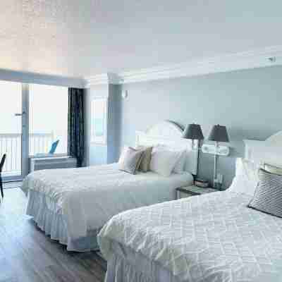 ~The Shoreline~ Oceanfront Studio Condo Rooms