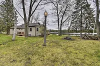 Lakefront Home w/ Seasonal Dock - 2 mi to Skiing! - 3-Star