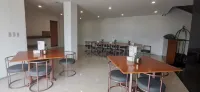 Dancenter Boss Hotel Near Clark International Airport فنادق في بامبانغا