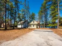 Sweet vintage cottage on Mountain View Lake, 2024 updates, next to Lake Sunapee Hotels in Sunapee