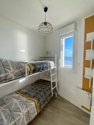 APARTMENT WITH SEA VIEW