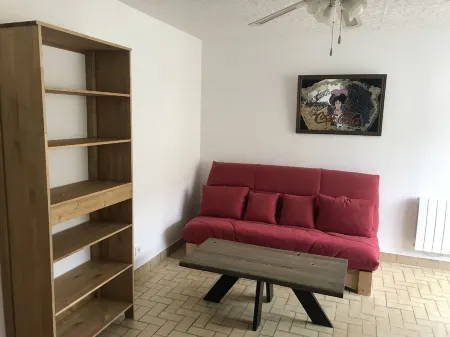 A la Plage Dans Petite Station Balnéaire Отели в г. Палава-Ле-Фло