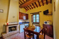 Il Giglio - Farmhouse La Fattoria