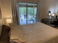 ONLY 10 min to West Virginia University!