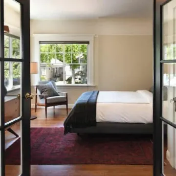 Classic Bright Modern Spacious 1bd/1ba Apartment