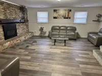 Spacious 4-bedroom house in nice Oxon Hill with WiFi, fitness room Hotels in National Harbor