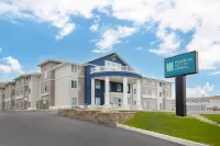 MainStay Suites Madison Airport Hotel dekat Bandara Regional Dane County