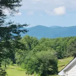 Mountain views, minutes to town, pool opens by May 1!