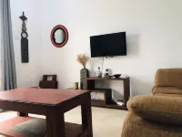 Spacious 1-bedroom rental unit next to the beach