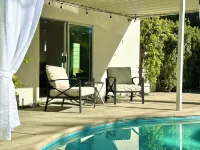 Stylish 1-bedroom Guesthouse with pool, close to town