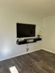 Cozy 3-Bedroom Ranch style house with Huge Backyard & Fire pit