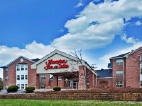 Hampton Inn & Suites Cleveland/Independence Hotels in Independence