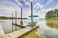 Home on Jordan Lake w/ Shared Dock & Boat Slip! - 2-Sterne
