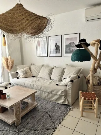 Attractive T2 garden level, 7 minutes from the beaches