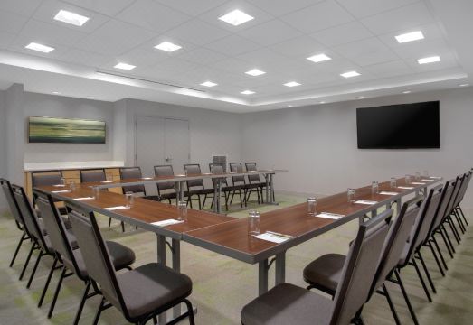 홈2 스위트 수영장