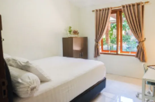 Omah Ralin Family Homestay with Spacious Joglo House