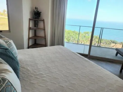 Malibu Everafter 2 Adjoining  Guest Apartments Sleeps 8