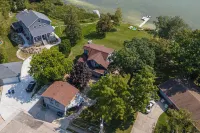 Lakeside Haven - New Deck, Pier & Guest House - 4 stjerner