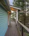 Beautiful Views and Modern Amenities - Charming Coastal Cottage