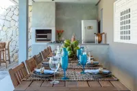 Casa RC: hot tub, infinity pool, services included, next to the sea