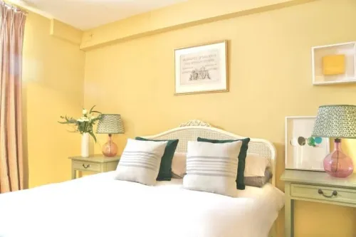 The Courtyard - With private Hot Tub