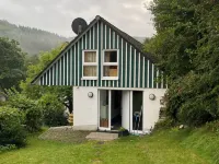 Cozy residential barn "Ewig" with garden & only 7 minutes walk to Lake Bigge 阿滕多恩住宿飯店