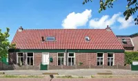 Vacation home near the beach and the cities of Amsterdam and Haarlem. Hotel a Beverwijk