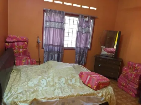 Spacious Home Stay at Alor Gajah (Kampung Ganun) Отели в г. Gadek