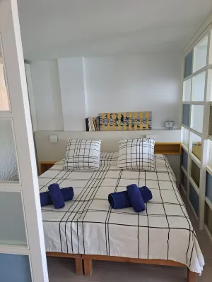 Apartment with sea view El Aguamarina, located in the port of La Savina. Hotels near Playa de Ses Illetes