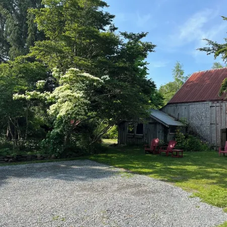 Historic 1785 Cape on 46 Forest Acres/ Water View/Pet Friendly