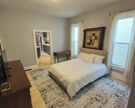 Renovated Apartment with Modern Amenities, Fenced-In Back Yard -Downtown Ashland Hotels in Boyd County