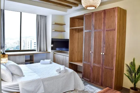 Charming 2-bedroom apartment in Jounieh Отели в г. Haret Sakher