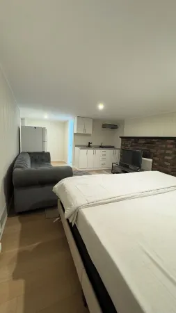 Cambridge Private Basement | Full Kitchen, Bathroom & Comfort Отели рядом с достопримечательностью «Кеймбридж Скалпчер Гарден»