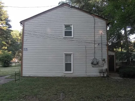 NEWLY REMODELED 2 BEDROOM DUPLEX