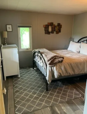 Riverfront cabin with WiFi in charming Fife Lake