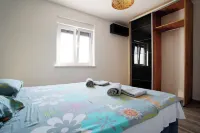 Spacious apartment with 2 bedrooms and sea view near Opatija