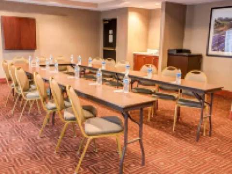 Concord Suites by IHG Hotels in Concord