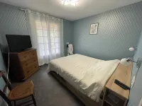 4 bedroom house in the heart of the pine forest with swimming pool Hôtels à : Lézignan-Corbières