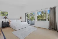 Wander Bellport Park Hotels in Bellport