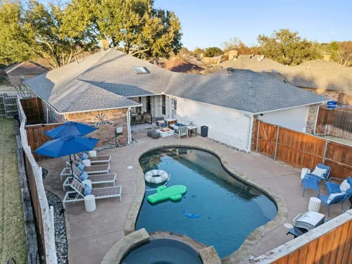 Lone Star Retreat - Game Room - Heated Pool & Spa